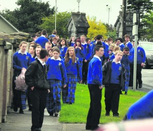 Evacuation Of Pupils From Coáliste Iósaef Kilmallock Photo John Mortell.